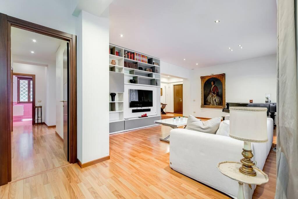 Exclusive Apartment In Eur Lake Rom Eksteriør billede